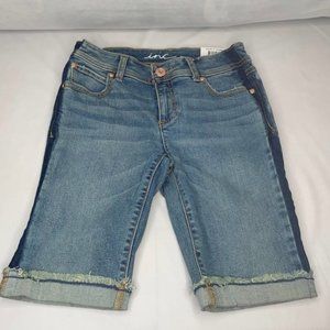 INC Women’s Petite contrast trim cuffed shorts Size 2P